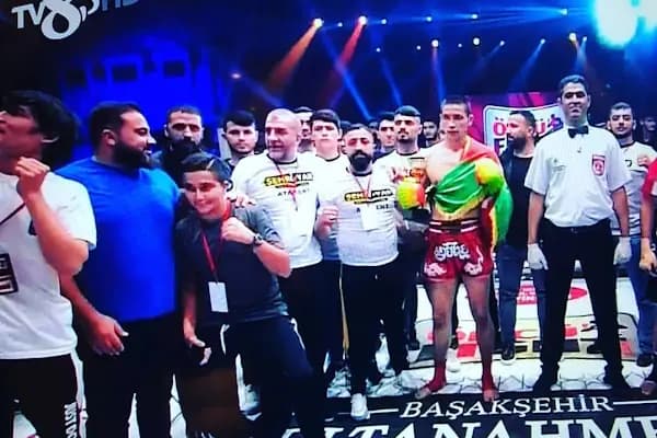 Sultangazi Esma Spor Klubü - Spor kompleksi - İstanbul Maltepe