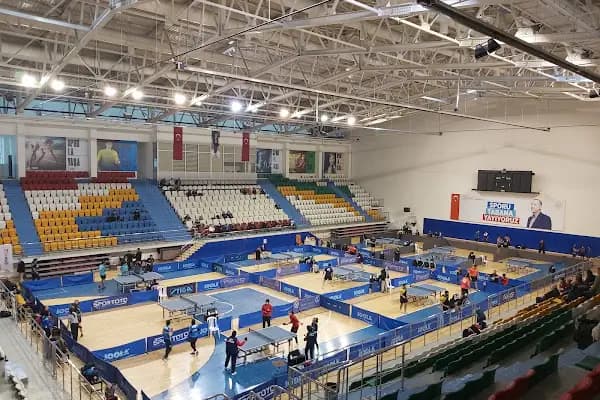 TAHA AKGÜL SPOR MERKEZİ - Spor kompleksi - İstanbul Bahçelievler