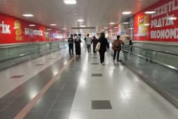 Üniversite Metro İstasyonu