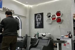 Saloon Biones