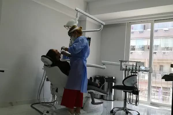 Diş Hekimi İlayda Kurban Gürsel - Diş Hekimi - Muğla Dalaman