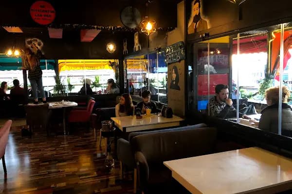 Gramafon Cafe - Kafe - İstanbul Avcılar