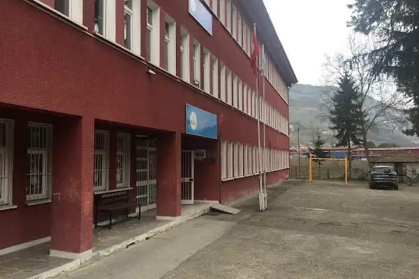 Derecik Ortaokulu - Okul - Trabzon Akçaabat