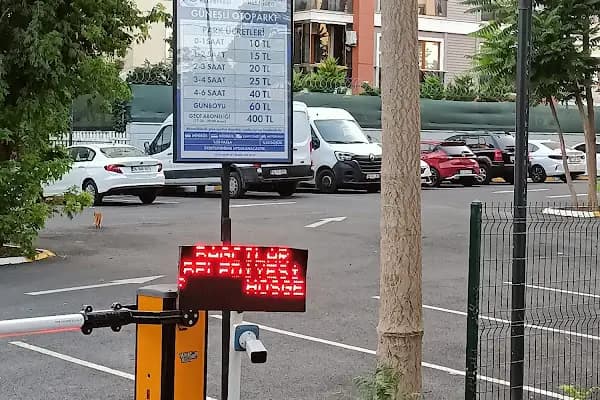 Bağcılar Belediyesi Güneşli Açık Otoparkı - Otopark - İstanbul Bağcılar