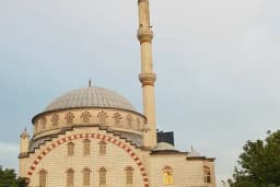 Ulubatlı Hasan Camii