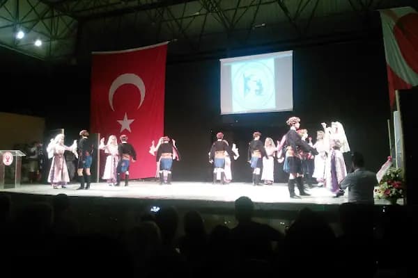 Ayfer Feray Açıkhava Tiyatrosu - Tiyatro Sahnesi - İzmir Bornova