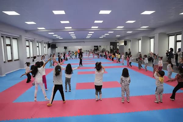 AYLİFE SPOR MERKEZİ &amp; CAFE RESTAURANT - Spor salonu - Trabzon Yomra