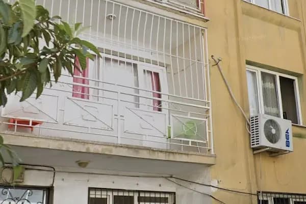 Gülsen Eczanesi - Eczane - İzmir Buca