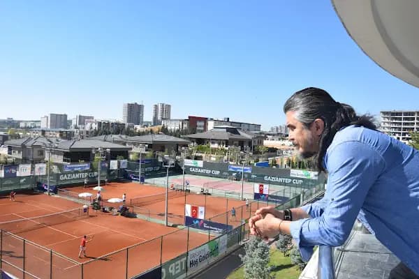 Mehmet Şimşek kapalı tenis kortu - Tenis Kortu - Gaziantep Şehitkamil