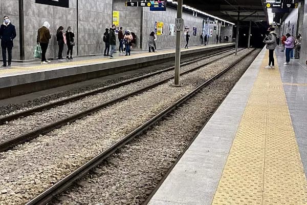 Odunluk Metro istasyonu bursaray - Tren meydanı - Bursa Nilüfer