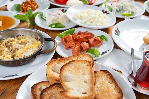 Gülmahal Restaurant Kafe, Kendin Pişir Mangal ve Serpme Kahvaltı - Restoran - İstanbul Arnavutköy