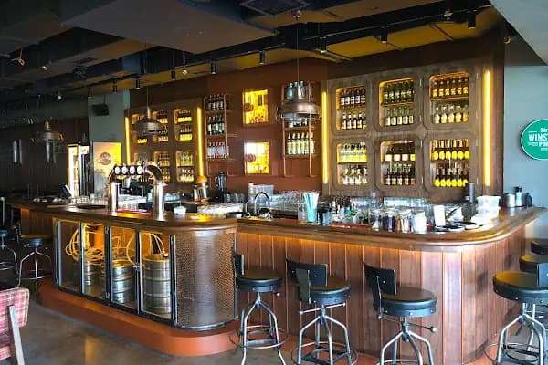 Sir Winston Pub Ataşehir Bulvar 216 - Pub - İstanbul Ataşehir