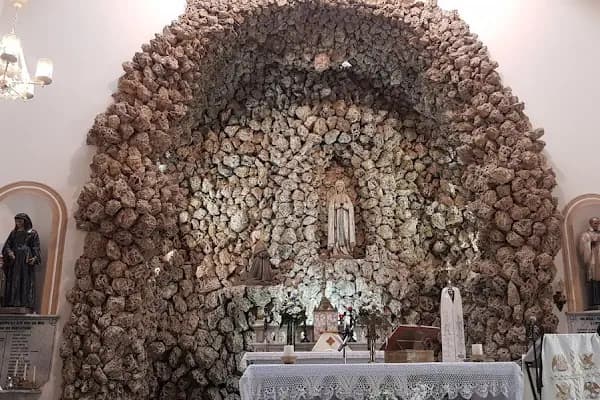 Notre Dame De Lourdes Katolik Kilisesi - Kilise - İzmir Karşıyaka