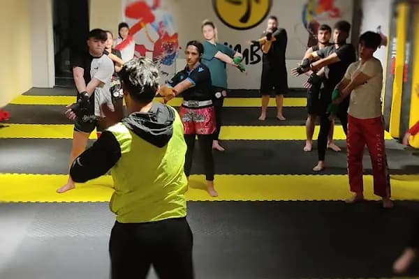 Simya Spor Kulübü - Kick Boks, Reformer, Aletli Pilates, Zumba Kursları - Spor salonu - Ankara Etimesgut