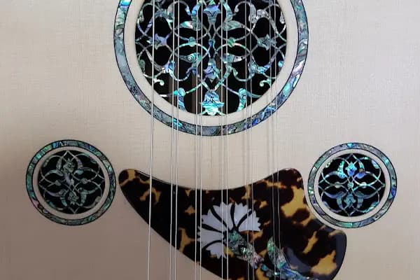 İzmirli Geleneksel Türk Müziği Sazları Yapımevi - Müzik Aleti Üreticisi - İzmir Bornova