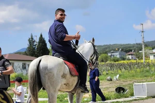Karaçam çiftliği - Binicilik Kulübü - İzmir Bornova