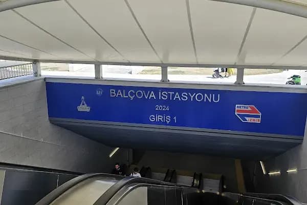 Balçova - Metro İstasyonu - İzmir Bornova