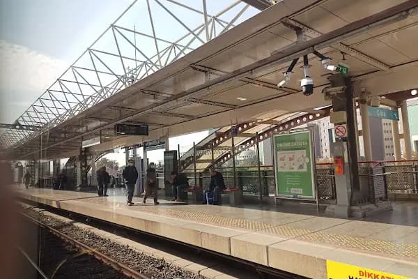 Stadyum - Metro İstasyonu - İzmir Bornova