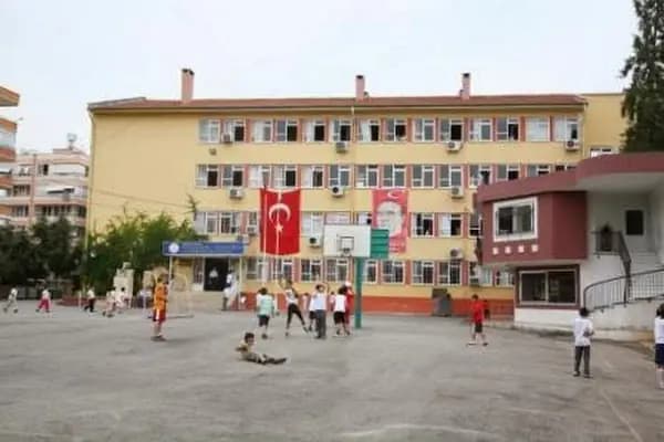 Barbaros Azakoğlu Ortaokulu - Okul - Antalya Finike