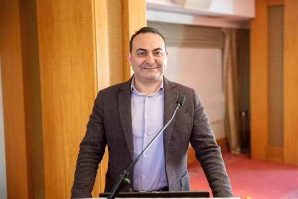 Doç. Dr. İsmail Safa Satoğlu | Ortopedi ve Travmatoloji Doktoru İzmir | Omurga Cerrahisi, Travma Cerrahisi, Çocuk Ortopedisi - Ortopedi Cerrahı - İzmir Çiğli