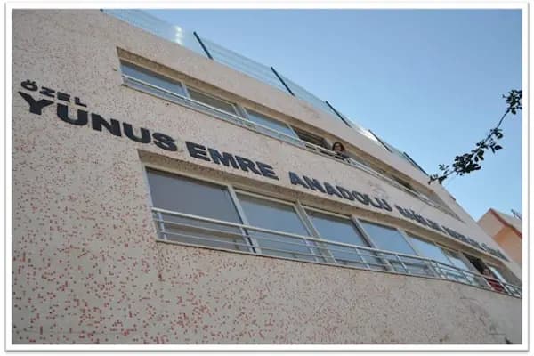 Özel Yunus Emre Anadolu Sağlık Meslek Lisesi - Okul - İzmir Aliağa