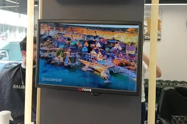 SALON BİLİR ERKEK KUAFÖRÜ - Berber Dükkanı - İstanbul Esenler