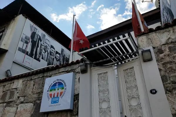 Radyo ve Demokrasi Müzesi - Müze - İzmir Bornova