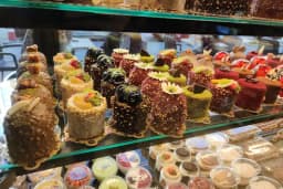 otantik yalı ekmek|pasta|cafe