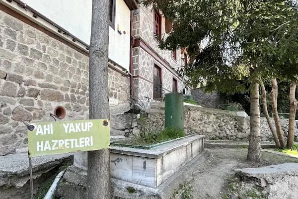 Ahi Yakup Türbesi - Mezarlık - Ankara Çamlıdere