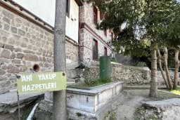 Ahi Yakup Türbesi