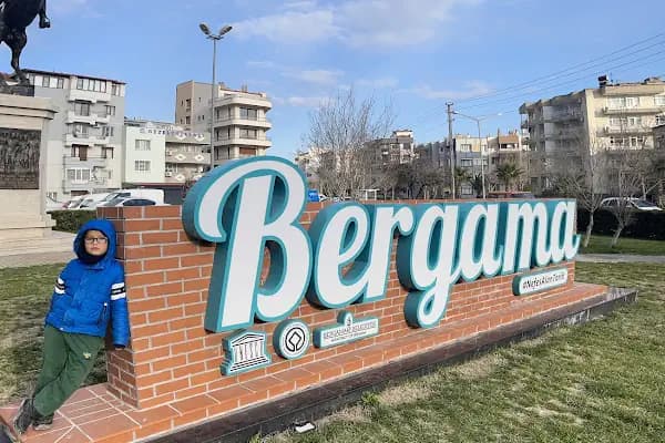 Bayraklı Park - Park - İzmir Bergama