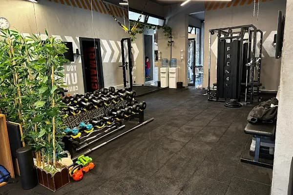 Reyofit Kickboks /Reformer Pilates /Fonksiyonel fitness - Kickboks Okulu - İstanbul Ataşehir