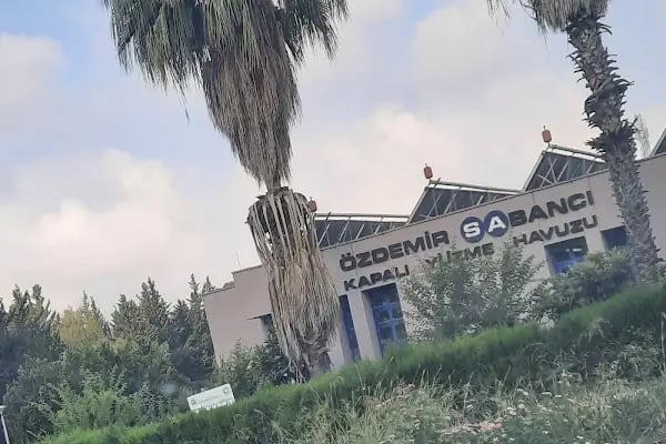 Özdemir Sabancı Kapalı Yüzme Havuzu - Resim 10