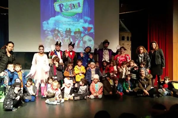 Ataşehir Mavi Şapka Montessori - Resim 12
