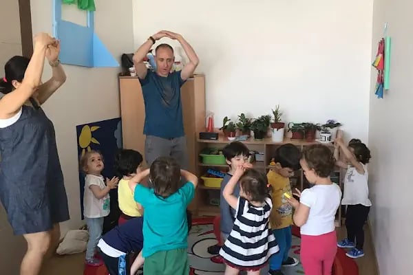 Ataşehir Mavi Şapka Montessori - Resim 17