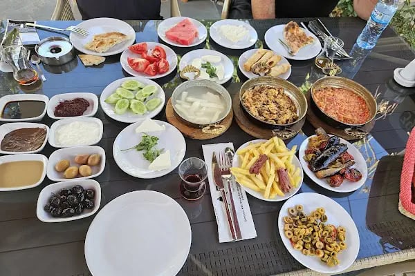 BARO GARDEN CAFE &amp; RESTAURANT - Resim 3