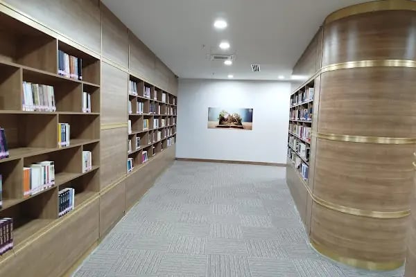 100.Yıl Gençlik Kütüphanesi - Resim 7