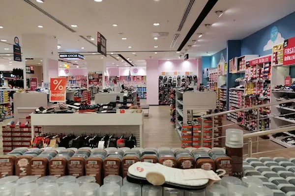 FLO Korupark AVM Mağazası - Resim 2