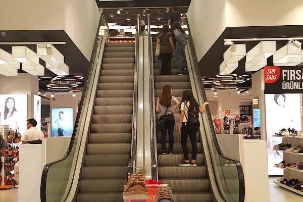 FLO Korupark AVM Mağazası - Resim 7
