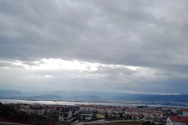 17 Ağustos Deprem Şehitliği - Resim 2