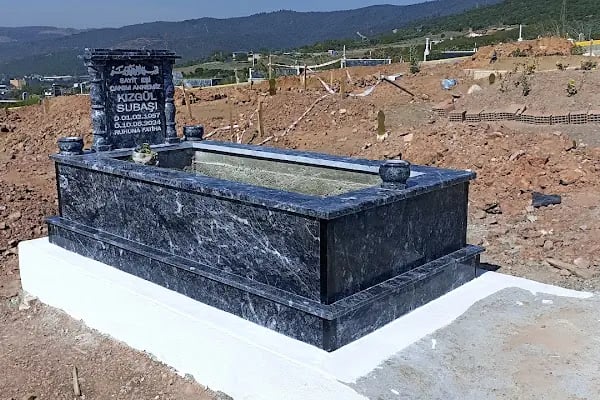 17 Ağustos Deprem Şehitliği - Resim 13
