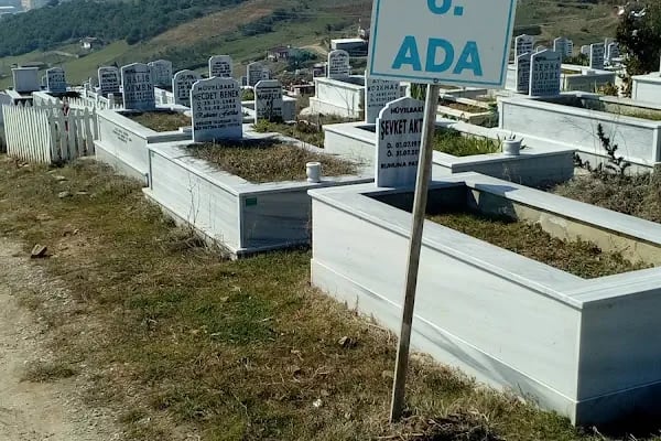 17 Ağustos Deprem Şehitliği - Resim 5