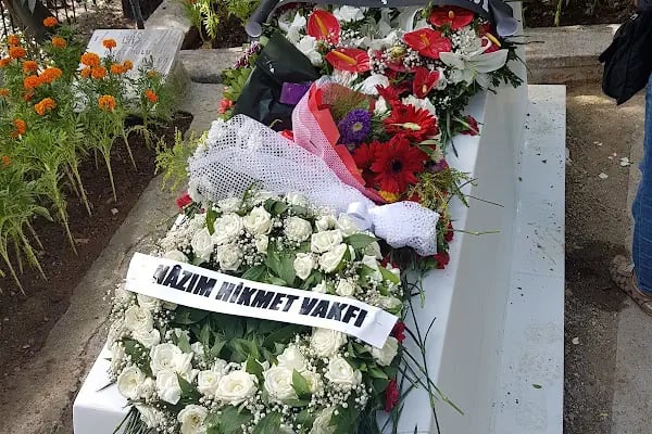 Bakırköy Zuhuratbaba Mezarlığı - Resim 12