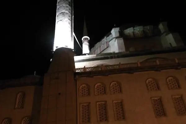 Turgut Alp Cami - Resim 17
