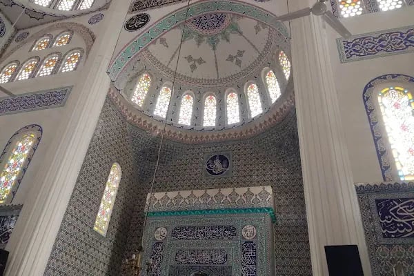 Turgut Alp Cami - Resim 20