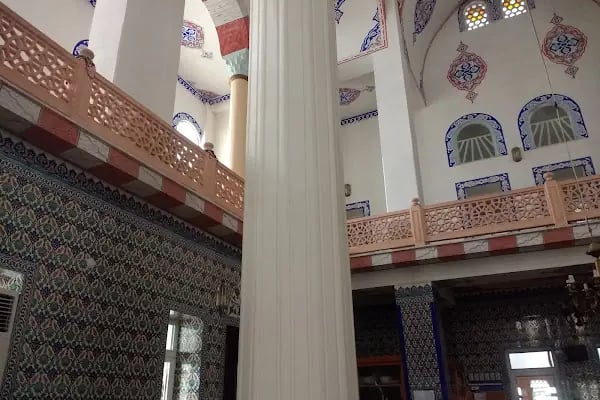 Turgut Alp Cami - Resim 11
