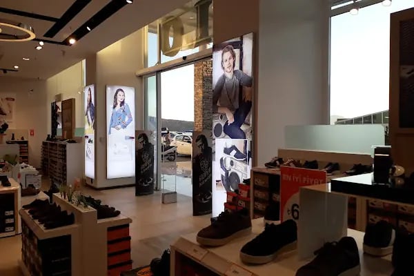 FLO Bodrum Midtown AVM Mağazası - Resim 17