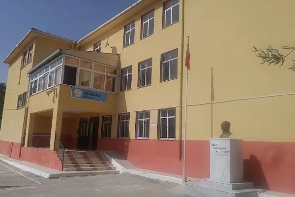 Selçukbey İlkokulu - Resim 1