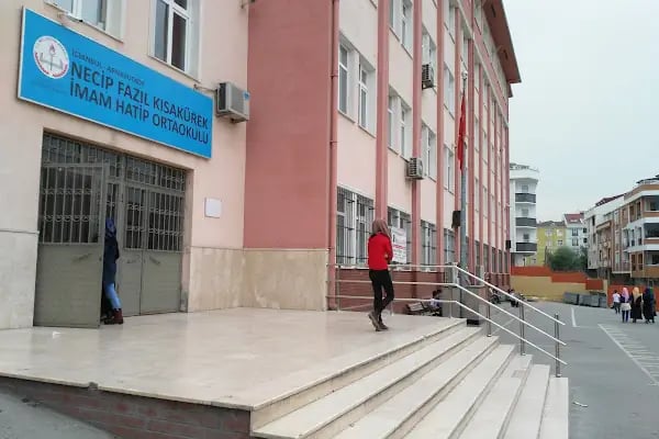 arnavutköy necip fazıl kısakürek imam hatip ortaokulu - Resim 12