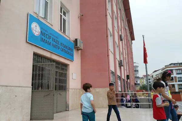 arnavutköy necip fazıl kısakürek imam hatip ortaokulu - Resim 11